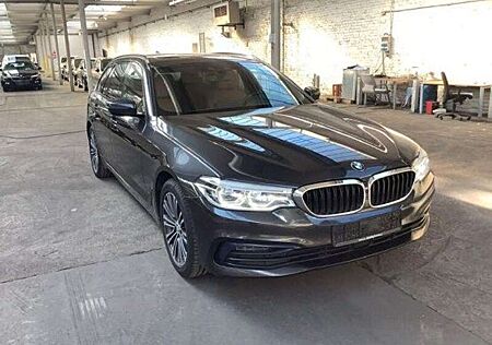 BMW 520 xd Sport Line °PANO°HUD°LEDER° Komfortsitze°