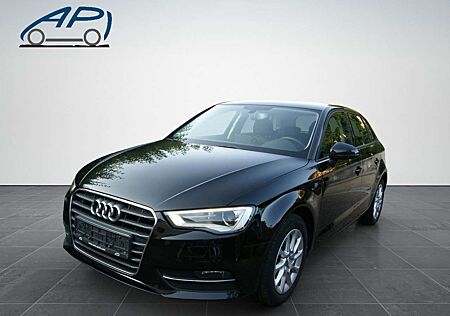 Audi A3 Sportback 1,6 TDI Attraction/Navi/SHZ/Xen/ALU