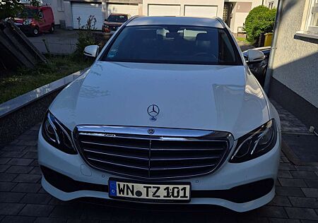 Mercedes-Benz E 220 d T 9G-TRONIC