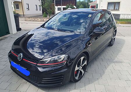 VW Golf GTI Volkswagen GTI Performance BMT DCC AHK