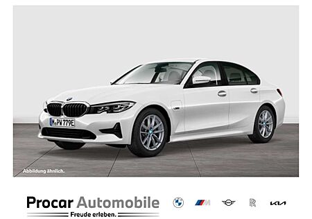 BMW 330 e A Advantage DAB LED WLAN RFK Tempomat Shz