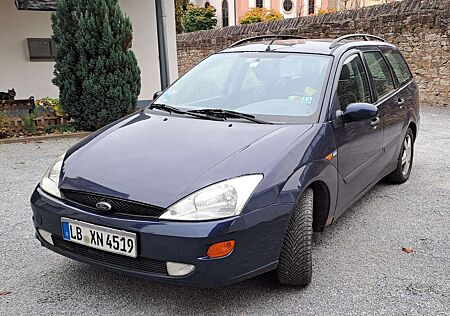 Ford Focus Turnier Ghia ?