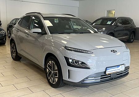 Hyundai Kona Trend*2WD*ACC*LED*Navi*CarPlay*Cam*SHZ*PDC*