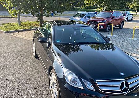 Mercedes-Benz E 250 CGI Coupe BlueEFFICIENCY Automatik Elegance