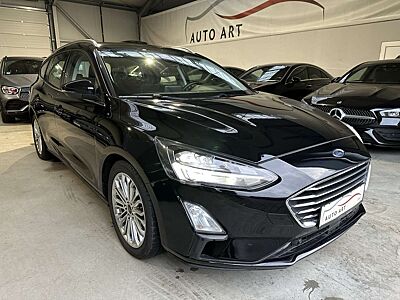 Ford Focus Titanium Pano Kamera LED SHZ Winter-Paket