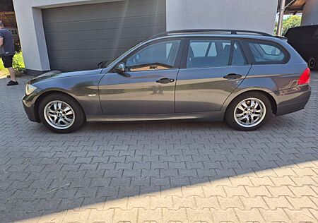 BMW 320i 320 - Kombi - elek. AHK - TÜV/AU 07.27