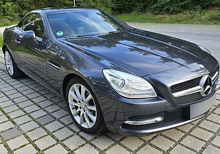 Mercedes-Benz SLK 200 (BlueEFFICIENCY) 7G-TRONIC