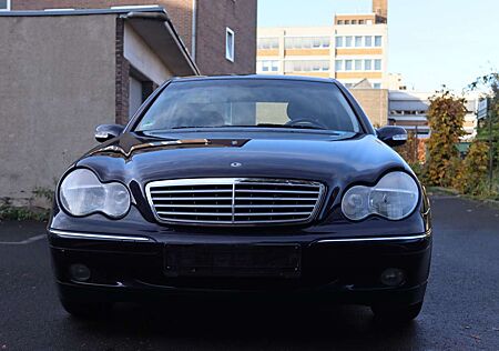 Mercedes-Benz C 200 CGI Elegance