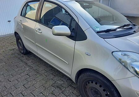 Toyota Yaris 1.33 VVT-i Cool