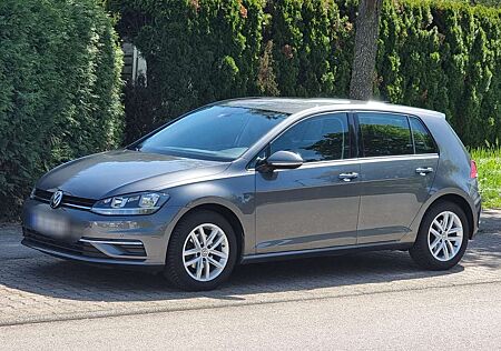 VW Golf Volkswagen 1.0 TSI (BlueMotion Technology) Comfortline