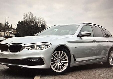 BMW 530d 530 xDrive Touring Aut. Sport Line
