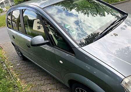 Opel Meriva 1.6 16V (Essentia)