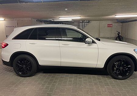 Mercedes-Benz GLC 220 d 4Matic 9G-TRONIC