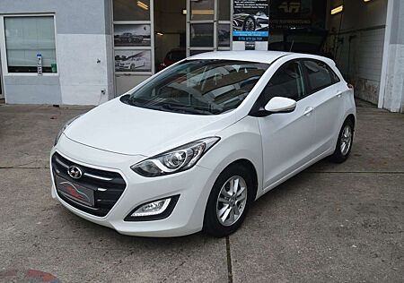 Hyundai i30 blue 1.4 Trend*Navi*Kamera*Sitzheizung*PDC*