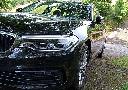 BMW 520d 520 xDrive Touring Aut. Luxury Line