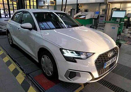 Audi A3 30 TDI Advanced*NAVI*LED*PDC*