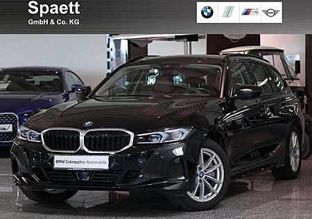 BMW 320 e xDrive Tour. Adp.LED RFK DrivAss ACC HarmKar.