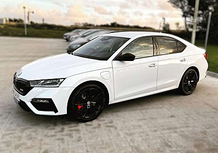 Skoda Octavia 1.4 TSI iV DSG RS