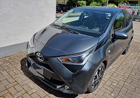 Toyota Aygo x-play club