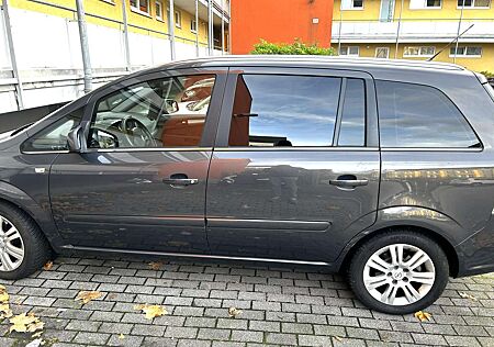 Opel Zafira 1.8 Family