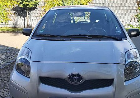 Toyota Yaris 1.33 VVT-i Cool