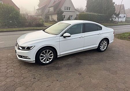 VW Passat Volkswagen 1.5 Lim. Highline DSG *LED+virtual+Navi*