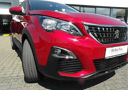 Peugeot 3008 PureTech 130 Allure, M+S, Bluetooth