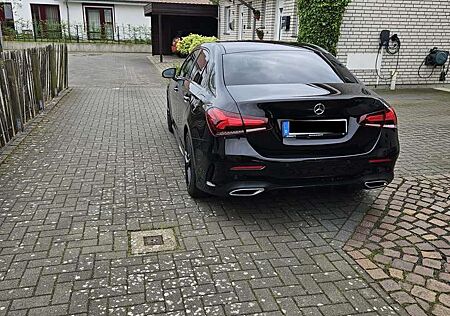 Mercedes-Benz A 180 AMG , Garantie , Night Paket , Limousine