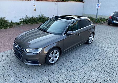 Audi A3 2.0 TDI Sportback/Panorama/LED/Großes Navi