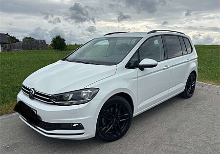 VW Touran Volkswagen 1.5 TSI ACT OPF Comfortline 7-S. AHK