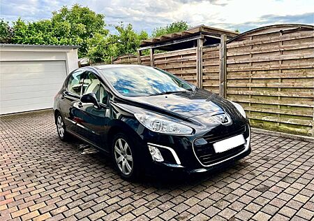 Peugeot 308 155 THP Active TOP GEPFLEGT!