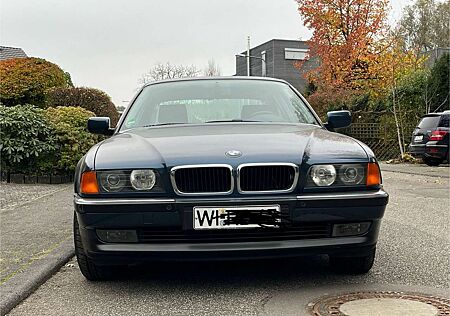 BMW 728iL 728