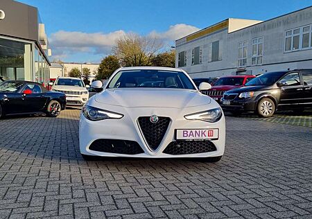 Alfa Romeo Giulia Super +LED+Navi+BTH+Bi-Xenon 132 kW (179 PS), S...