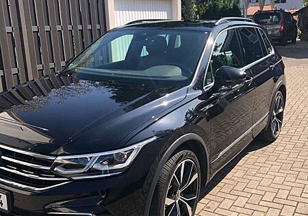 VW Tiguan Volkswagen Volkswagen TSI DSG 4Motion R-Line Leder