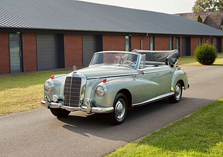 Mercedes-Benz 300 C Cabriolet D