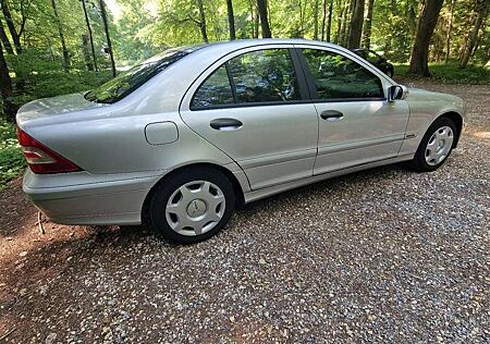 Mercedes-Benz C 180 Kompressor (203.046)