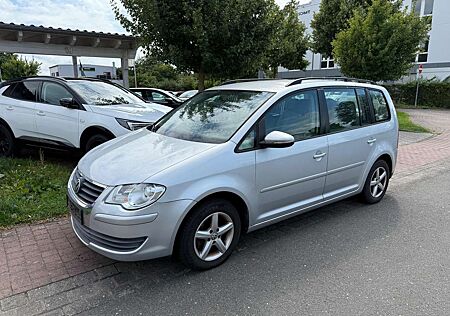 VW Touran Volkswagen 1.4 TSI Trendline 103 kW (140 PS), Schalt. 6-Ga...