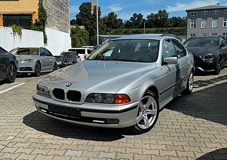 BMW 523 i Autoamtik*Leder*Navi*ERST 77.100KM*SD