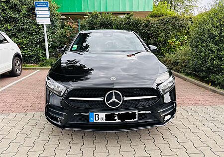 Mercedes-Benz A 250 e 8G-DCT AMG Line