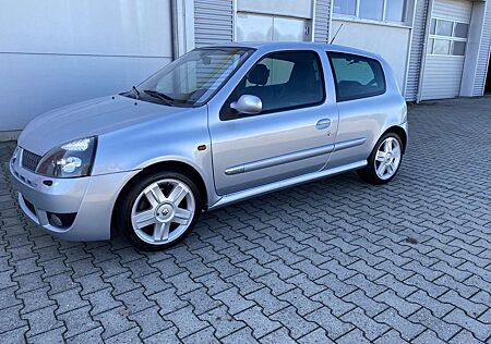 Renault Clio 2.0 16V Sport ServiceBuch Yongtimer