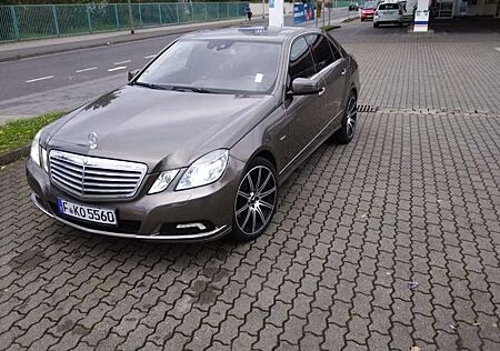 Mercedes-Benz E 350 CDI DPF BlueEFFICIENCY 7G-TRONIC Elegance