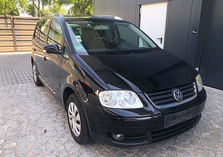 VW Touran Volkswagen Highline 7Sitzer AHK