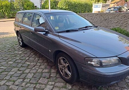 Volvo V70 D5