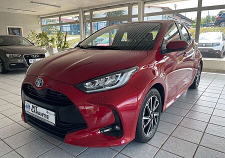 Toyota Yaris Hybrid Team D *LED*Automat*NAVI*AHK*ACC*