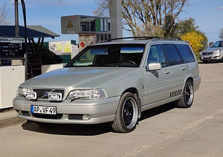 Volvo V70 2.4
