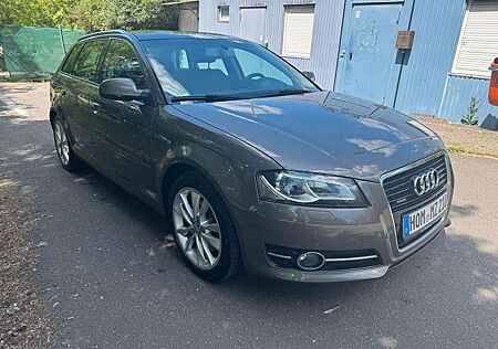 Audi A3 Sportback 2.0 TDI quattro|BI-XENON|PANO|6Gang