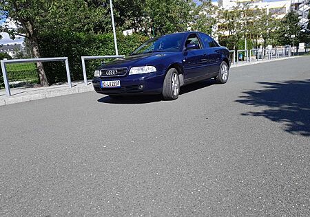 Audi A4 1.6