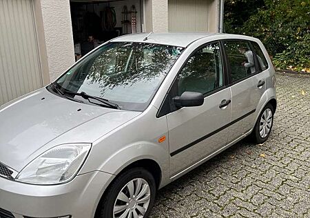 Ford Fiesta gebraucht kaufen Ford Fiesta 1.4 Ghia