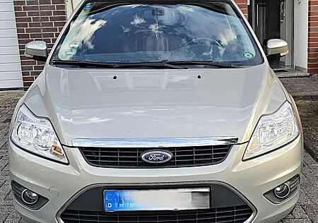 Ford Focus Turnier 1.6 Ti-VCT Ghia