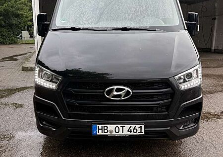 Hyundai H 350 einmal das große Kreuz gemacht
